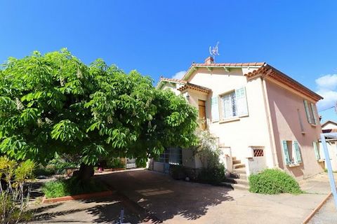 Christophe NICOLAS (EI) 84000 Avignon. Exclusivity. Beautiful house of 177 M2 for sale on a pretty plot of 332 M2. This house is for sale in its entirety but is divided into two apartments, one on the ground floor of 70 M2 Loi carrez or 90 M2 of livi...