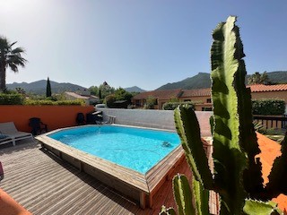 IF you will appreciate the calm and the proximity to schools and shops. This Single Storey Villa is made for you! 3 sides of 115 M² on 375 m² of land in a residential area with a breathtaking view of the Albères, an enthusiasm for the retina. The hou...
