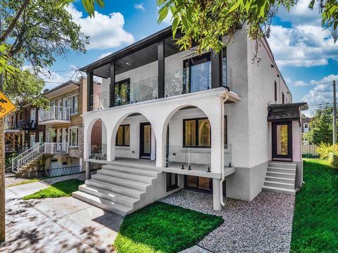 Wonderful property straight out of the finest architecture and design magazines. This property is located in one of the most beautiful areas of Rosemont, within walking distance of all amenities. This stunning multi-level house offers an entrance hal...