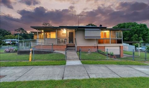 Gorgeous Gem In Goodna​ Now is the time for you to purchase one of Goodna's hidden gems and call it home. The owners are ready and waiting, so don't delay and make your offer known. * 3 + 1 generous sized bedrooms + sleep-out. * open plan Lounge and ...