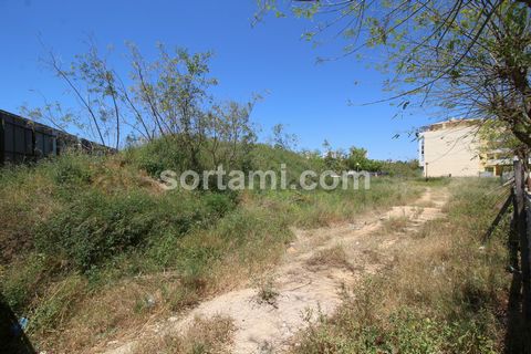 Land well located in central area of Albufeira for the construction of residential building. An excellent business opportunity, with good access, close to beaches and all services. Albufeira is internationally renowned for its beaches, there are more...