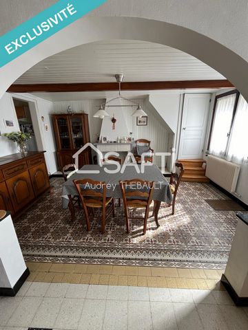 Come and discover, exclusively, this town house, habitable on one level, close to shops and the town hall. This house of approximately 97 m² offers 2 living rooms, a fitted kitchen, 4 bedrooms including one on the ground floor, a bathroom, and a WC. ...