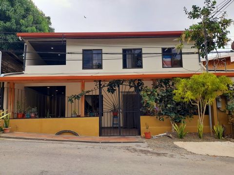 Casa El Tucan is een volledig gerenoveerd huis met 4 slaapkamers / 4 badkamers met 1 slaapkamer / 1 badkamer appartement in het midden van het dorp Carrillo. Het combineert klassiek Costa Ricaans design met nieuwe moderne functies en functionele verb...