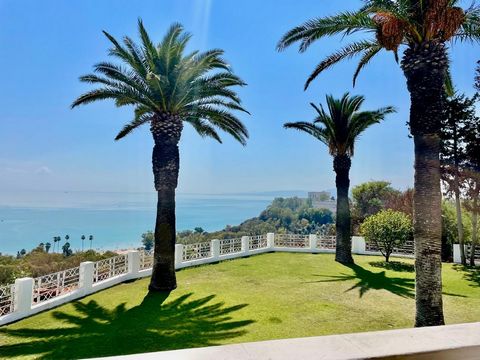 Located in the prestigious area of Sidi Bou Saïd, this mansion offers an incomparable residential experience with its breathtaking views of the Mediterranean Sea. Erected on a generous plot of 2500m², this majestic property extends over a built area ...