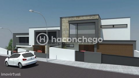 3 bedroom villa, with modern and luxurious design, under construction, situated high area of the city with panoramic views, divided into 3 floors. Basement garage, on the ground floor you will find a spacious living room with stove, toilet service, l...