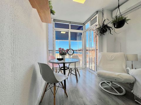 Dieses moderne Apartment mit herrlichem Meerblick verfügt über 3 Schlafzimmer und ein komplett gefliestes Duschbad. Die moderne, voll ausgestattete Küche bietet Zugang zu einer Waschküche. Das helle Wohn-/Esszimmer verfügt über eine verglaste Terrass...