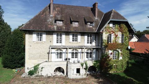 Dpt Aisne (02), Proche Soissons à vendre propriété de 354 m2 habitables sur son terrain clos et arboré de 10200 m2