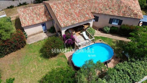 Located a few minutes from Porto-Vecchio, this family property of 152m² is located on a plot of 1337m² entirely fenced and secure. Built in 2002, this 6-room house consists of 3 bedrooms including a master suite, offering a comfortable living space f...