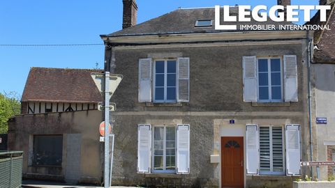 A29943EI61 - Longny les villages, Parc Naturel du Perche, close to the heart of the town, a comfortable house in very good condition. 5 bedrooms (one on the ground floor), three bathrooms/showers. Garden and pretty outbuilding. Information about risk...