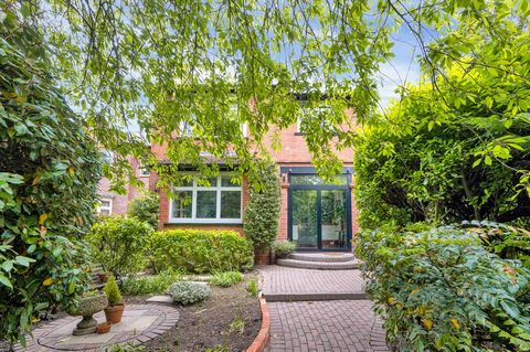 377 Derby Road is a superb detached family home which under the guidance of the current owners has been beautifully renovated and extended with contemporary flair. The property seamlessly blends traditional elements from the era of construction along...