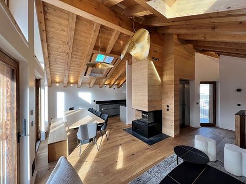 Devenez propriétaire au coeur des 3 Vallées Hameau de 7 chalets respectant l'architecture traditionnelle de la station de Méribel (plus que 4 chalets disponibles) Prestations haut de gamme, matériaux de qualité, ascenseur privatif. Chalet 1, composé ...