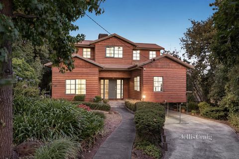 Capturing spectacular leafy views from almost every angle, this 5 bedroom, 3 bathroom family sanctuary delivers a serene and tranquil lifestyle in a peaceful court setting. A long driveway leads to this hidden residence, where exposed ceiling beams, ...