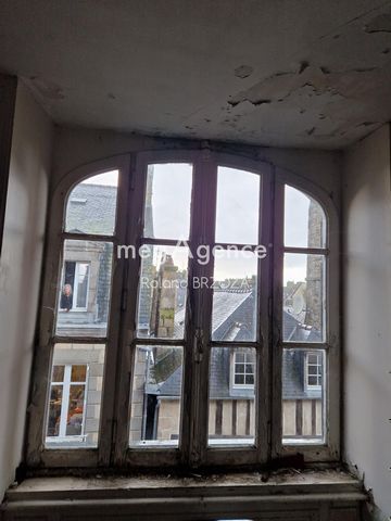 DINAN CENTRE HISTORIQUE IMMEUBLE DE RAPPORT