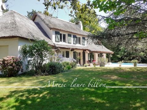 Maison à vendre 6 pièces NOTRE DAME DE RIEZ (85), 200 m2 habitable, 4960 m2 de terrain, piscine et annexes