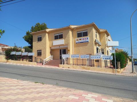 Descripción del objeto: ESTA CASA OFRECE FANTÁSTICAS POSIBILIDADES: ¡SE PUEDE UTILIZAR COMO VIVIENDA Y COMO LOCAL COMERCIAL O VIVIR ARRIBA Y TRABAJAR ABAJO! Esta espaciosa villa fue construida en 1989, completamente renovada y ampliada en 2003 y está...