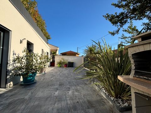 BAILLARGUES(34),ENSEMBLE IMMOBILIER, 2 VILLAS INDEPENDANTES SURFACE TOTALE 256M2 ,SUR PARCELLE 850M2