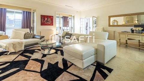 Exceptionnelle Maison de Maître - Plein Cœur du Centre Ville - 270 m² d'Élégance et de Modernité avec Grand Garage, une Cave et Ascenseur.