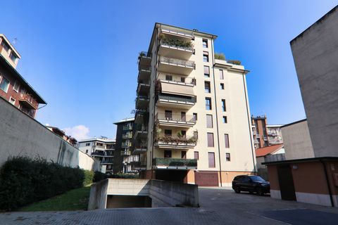 Imagine a man like Marcovaldo — a character created by Italian writer Italo Calvino — a simple, dreamy soul who sees nature and beauty hidden in the cracks of a busy, modern city. That’s exactly how he would have looked at this apartment: like a rare...