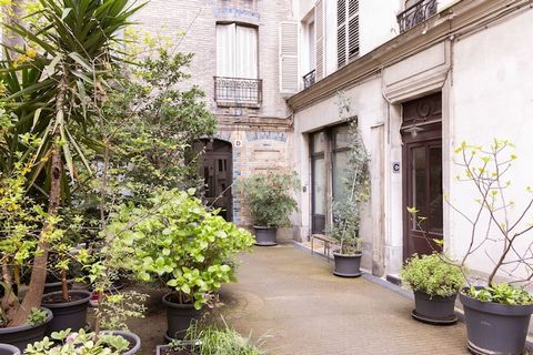 We're delighted to welcome you to our 70m2 apartment, perfectly appointed for a comfortable and practical stay. The sleek, contemporary decor promises an exceptional, modern experience in the heart of the vibrant 11th arrondissement, just a stone's t...