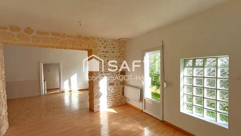 Sur la ville de Buzançais, charmante maison en pierre avec jardin et parking voiture. Dans un quartier calme, cette maison en retrait de la rue offre une terrasse et des dépendances. Une cuisine, une salle à manger, un séjour et un wc. L'étage offre ...