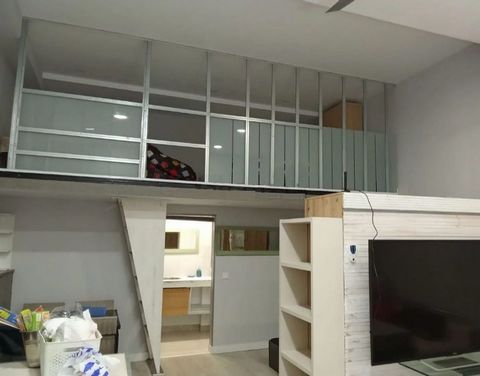 Te koop: begane grond gelegen op de tweede lijn van het strand van Granada. Deze woning beschikt over alle nodige voorzieningen om van het leven aan zee te genieten, waaronder directe toegang tot het strand, en de omgeving biedt een breed scala aan d...