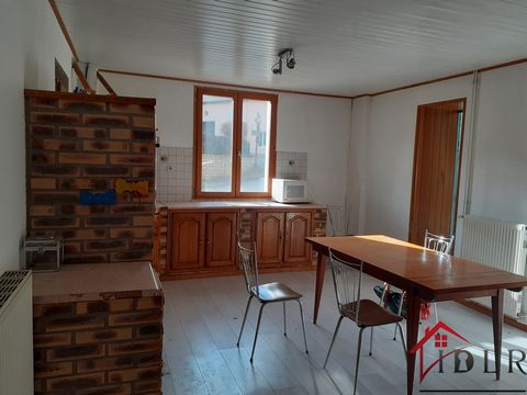 Bussières les Belmont, village with school, supermarket, Habitable suite country house spacious, bright, of 180 m2 habitable, with covered terrace and land on the back of about 200 m2. Information: Nadège Dongois ... ... It consists of: - entrance la...