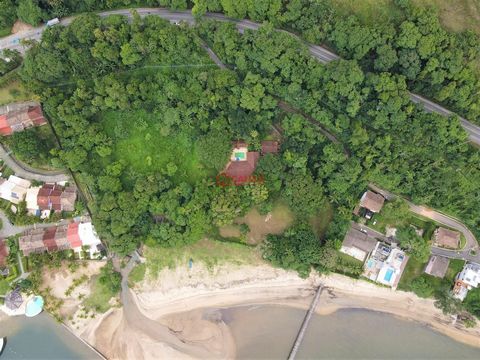 Opportunity! Wonderful land standing on the sand in Angra 25.500m², 170m of tested for the sea. Flat ground! Excellent land for luxury allotment in one of the best points of Angra, 10 minutes from the center of Angra. Between two large luxury condos....
