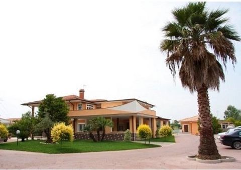 CHARMING HOTEL VILLA FOGLIANO PARK -LATINA - ITALY Coldwell Banker is pleased to present for sale of a lovely receptive structure located in a strategic location in the context of the towns of the Pontine and the Villa Fogliano park 30 minutes from R...