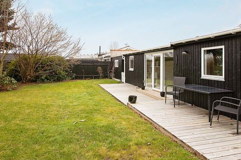 On Enø by Karrebæksminde you will find this holiday home. The house is furnished with two living rooms, kitchen with access to large wooden terrace, three bedrooms and bright bathroom with large shower. From one living room you have a nice view to th...