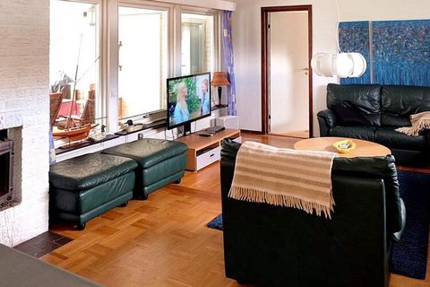 Welcome to this nice, practical and spacious house in the genuine fishing village of Hörvik. You have a large living room here with a wood burning stove for cool evenings and in the house there is also a sauna for the whole family. Here you can reall...