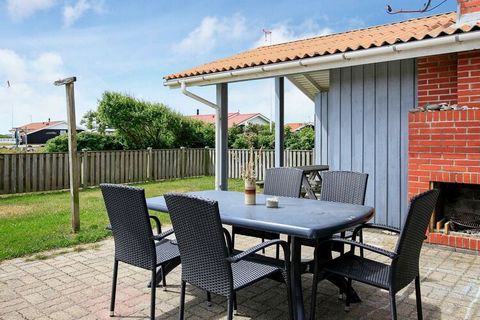 Holiday cottage located on natural plot. The house is furnished with cosy furniture and is totally renovated. There is internet and air conditioning. A part of the garden with terrace and sandpit is enclosed. Swings and grass to play ball on. The hou...