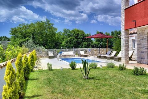 This modern 8 people villa is in Bratulici, Istria and has 3 bedrooms. The home is ideal for a relaxing holiday with family or friends. Enjoy the view over the green landscape from the spacious stone terrace or relax in the private pool, bubble bath ...