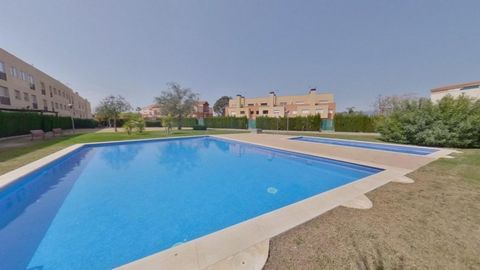 APARTMENT IN RIUDOMS WITH PK, AND SWIMMING POOL, TO MOVE INTO Apartment 10 minutes by car from Reus, located in a quiet village and away from the hustle and bustle of the city, with all services within reach. With all the services at your fingertips....