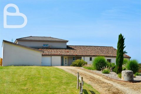 In the midst of the rolling hills of the Lot-et-Garonne region, we find this spacious and modernly styled house.The south-facing heated swimming pool, surrounded by a wide sun terrace and two large covered terraces, immediately gets you in a holiday ...