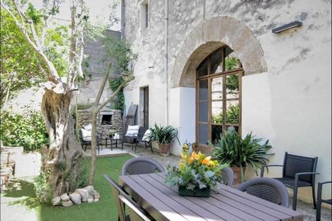 Rural house in Mancor De La Vall with holiday license (ETV) for 12 people. Spectacular rural house located in the beautiful village of Mancor De La Vall in the Serra de la Tramuntana, old monastery with more than 145 years old converted into a holida...