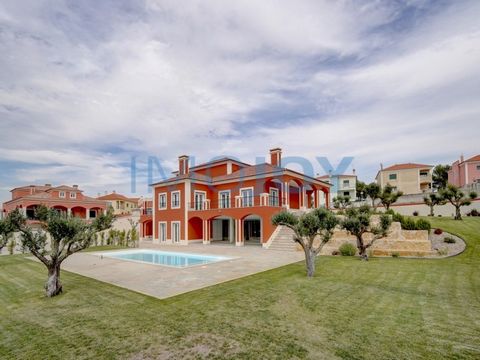 Fantastic 6 bedroom villa with pool in Formigal, parish of S. Pedro da Cadeira. Walled villa on a plot with 3.290m2, gross area of 776m2 and floor area of 582m2 using only first-line materials and kitchen with top of the range equipment. Villa with 6...
