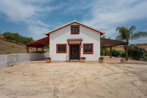 Rural 2 bedroom country house situated on a large plot north of Rio Grande. A beautiful south facing two bedroom finca situated on a fully fenced plot of 14,981m2, North of Coin. This finca is in excellent condition throughout, perfect for those seek...