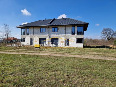 Discover your dream place to live surrounded by nature in Józefów! The offered house with a usable attic is not only space and comfort, but also direct access to the surrounding nature. With each passing day, you can enjoy peace and harmony, away fro...