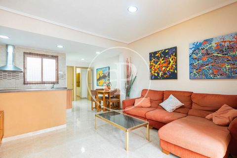 FLAT FOR SALE WITH TERRACE IN SUECA Welcome to this exclusive opportunity to acquire a beautiful apartment in Sueca with aProperties! Sueca, renowned for its coastal charm and paradisiacal beaches, offers an idyllic lifestyle just steps from the Medi...