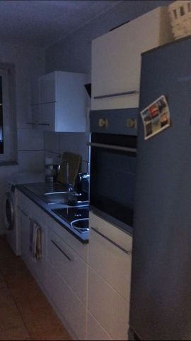 Furnished 2-room apartment with balcony by the forest for rent from 27.10.2024 until the end of February 2025. Location: The apartment has an ideal connection to the airport (7 minutes & public transport) and 15 minutes (car & public transport) from ...