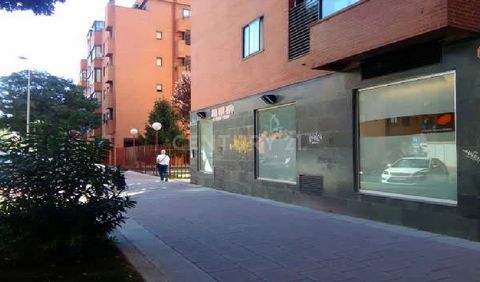 Local a la venta en Torrejón de Ardoz (Madrid), Excelente Ocasión de adquirir en propiedad este local con una superficie de 96m² ubicado en Torrejón de Ardoz, provincia de Madrid. Dispone de buenos accesos y está bien comunicado. Se trata de un local...