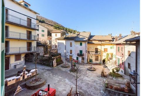 Delightful recently-renovated house, located in the tourist resort of Vidiciatico, near Corno alle Scale (on the Tuscan-Emilian Apennines).