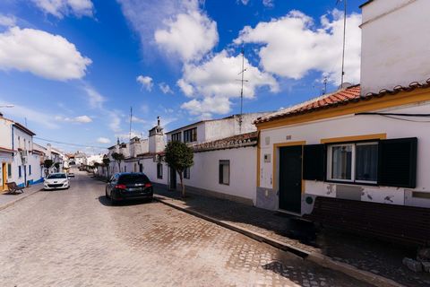 Welcome to Santa Eulália, in the heart of the Alentejo! Charming single-storey villa of traditional design, in excellent condition with 2 bedrooms, 1 bathroom and nice patio, perfect for those looking for tranquility and proximity to the wonders of t...