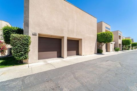 Discover the epitome of Palm Springs living in this exquisite 3-bedroom, 3-bathroom condo, ideally situated within walking distance to downtown. Boasting a distinctive floor plan flooded with natural light, this residence offers a seamless blend of s...