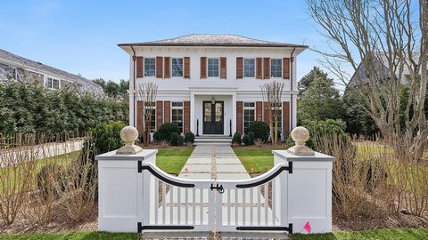 Welcome to this stunning new build located in the prestigious Southampton Village! Situated conveniently between the shops, restaurants, and beaches of Southampton village, you'll enjoy easy access to all that this charming community has to offer. Wi...