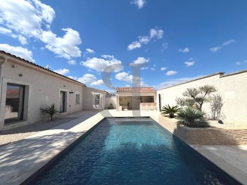 Châteauneuf du Pape area - Provence In the heart of one of Provence's most sought-after vineyards. Surrounded by vineyards, in the countryside and just minutes from the village and all amenities, discover this luminous contemporary-style villa. It is...