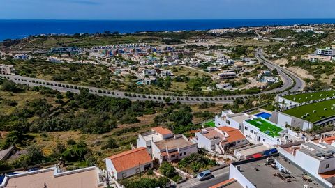A truly impressive property! With a generous plot area and panoramic sea views, it certainly has great potential for both residential and investment use. Its proximity to several beaches, the Albufeira Marina and other popular points of interest is d...