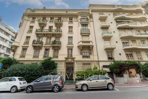 NICE || LIBERATION Located in the sought-after Liberation district. In bourgeois building, spacious apartment on the raised ground floor of 93m², to be renovated. Liberal profession allowed! Sold with a cellar. Opportunity to be seized. Agency fees a...