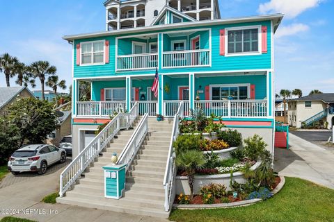 Welcome to Jax Beach's iconic ''Pineapple House''! Nestled in the heart of coastal charm, this one of a kind townhouse offers the epitome of luxury living. Admire breathtaking ocean views, a serene backdrop to your daily life. Dive into relaxation wi...
