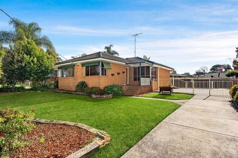 This fantastic home is conveniently situated in one of Campbelltown’s quiet pockets and is within close proximity to a wide range of lifestyle amenities. Spread across a 582.5sqm block of land, the use of space has been maximised to ensure comfort an...